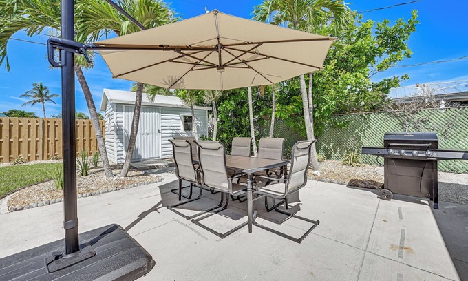 Englewood House | Steps to Englewood Beach: Home w/Outdoor Oasis!