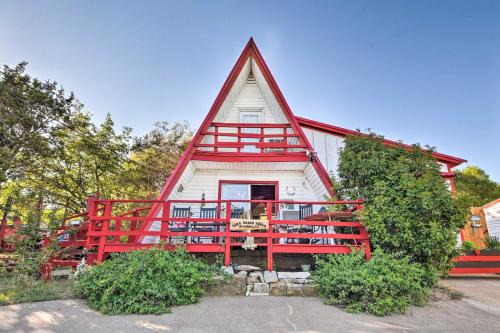 Granbury House | Steps to Lake! Charming Cabin Pool Access and Decks