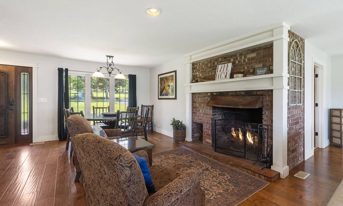 Big Cedars House | Steps to Lake-Dog Friendly- Best view of Lake- Hot Tub- Pool table