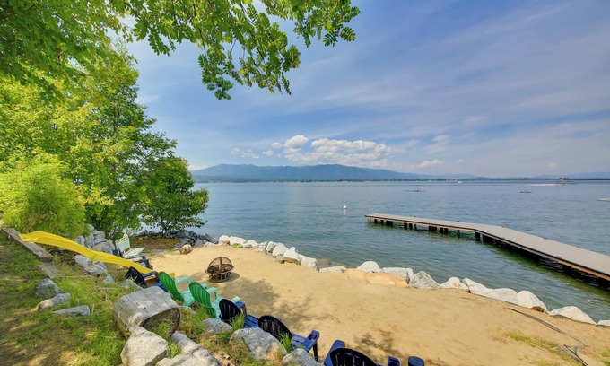 Sandpoint House | Steps to Lakefront: Home Near Schweitzer Mtn!