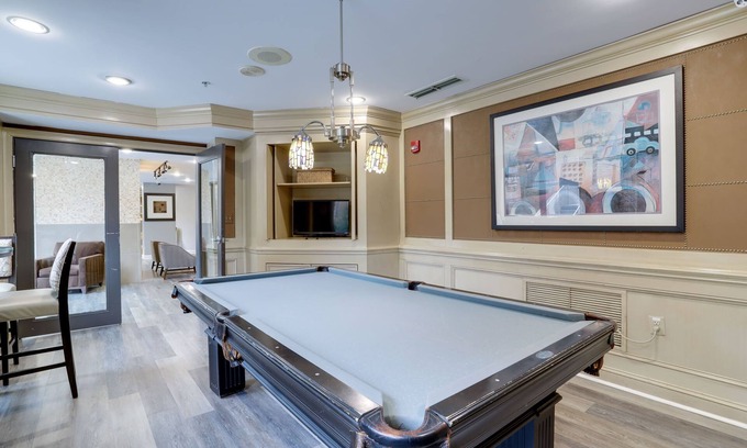 Ballston Apartment | Steps to Metro Apartments in Arlington
