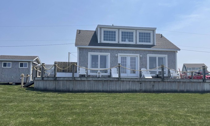 Park Corner Cottage | Steps to ocean at local beach in Park Corner. Sleeps 12. OpID746149