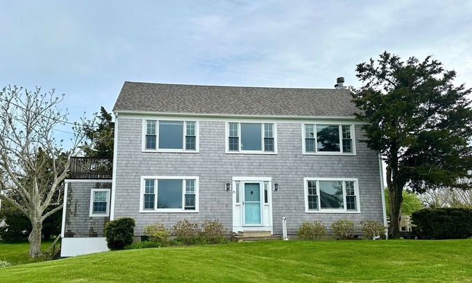 Brewster House | Steps to Paine's Creek-The Perfect Vacation Home
