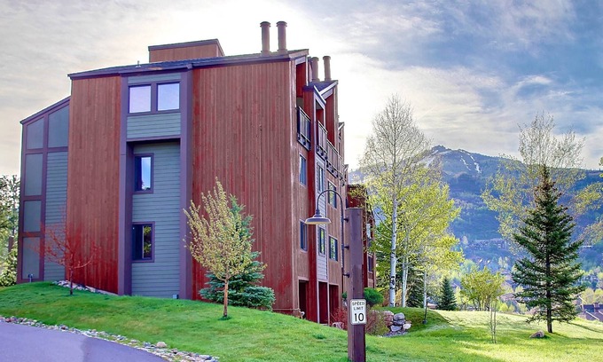 Steamboat Springs Condo | Steps to Resort-Heated Pool/HotTub/Grill + Spectacular Slope Views-Fireplace-2 Levels