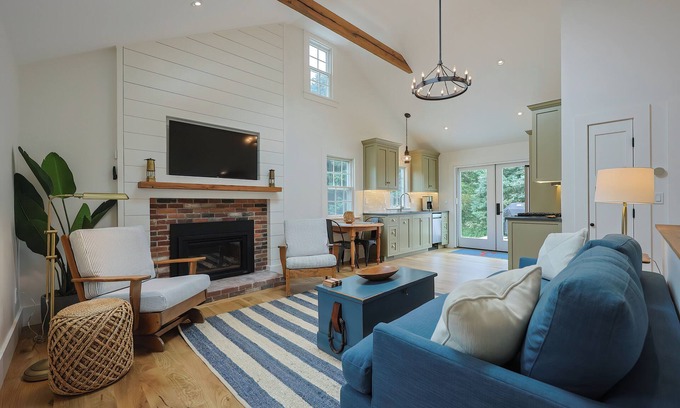 Orleans House | Steps to Rock Harbor, Fully Renovated Cape Cod Cottage