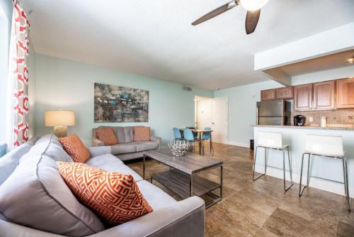 Lauderdale-by-the-Sea Apartment | Steps to Sand and Sea 4