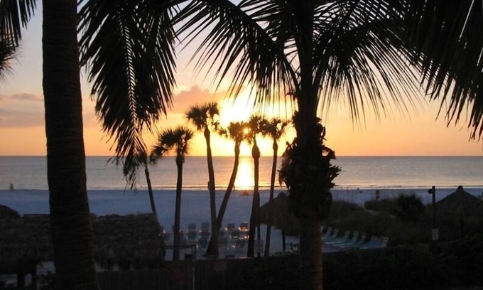 Siesta Key Condo | Steps to Siesta Key beach, condo w/view!
