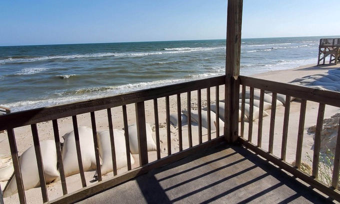 Sneads Ferry Condo | Steps to the Ocean! 179