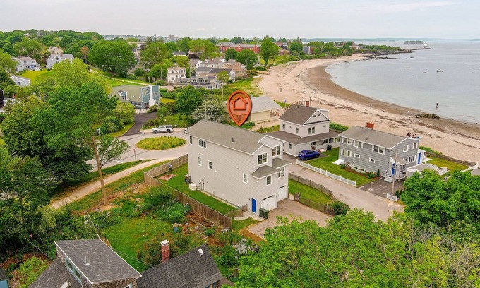 Pond Cove House | Steps to the Sand, Modern Home on Willard Beach, Fenced in Yard, Deck & Grill