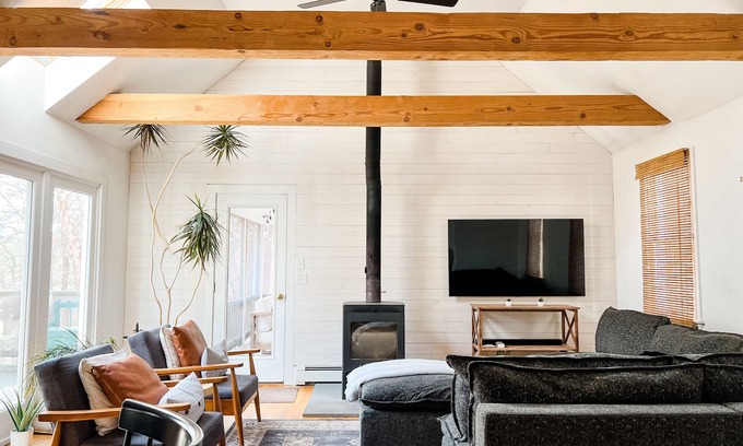Brewster House | Steps to Upper Mill Pond