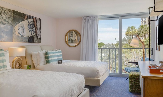 Lauderdale-by-the-Sea Hotel | Steps to the Beach! Beach Access, Pool, Close to Bay View Drive Park