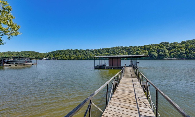 Versailles Cabin | Steps to Water: Lake of the Ozarks Getaway
