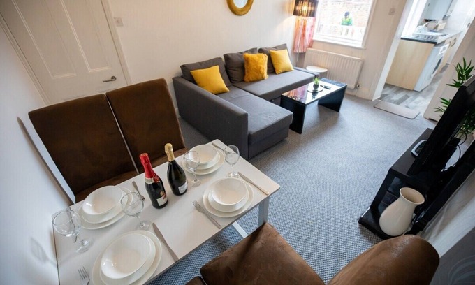 Wallsend Apartment | Sterling apartment located at the very central of Wallsend and accessible to all