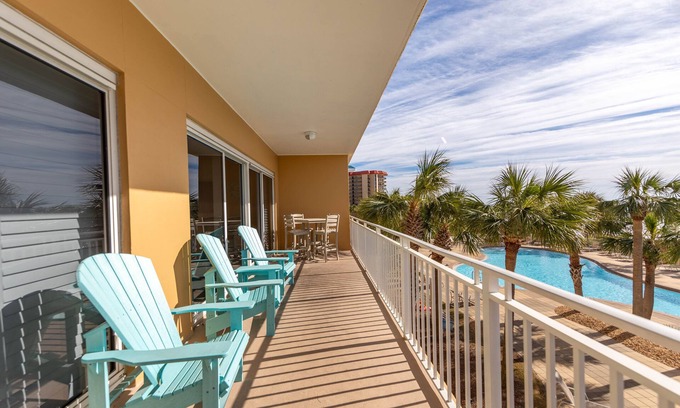 Thomas Drive Condo | Sterling Beach 3BR 2BA 2nd floor beautiful condo! Free Beach Chairs!
