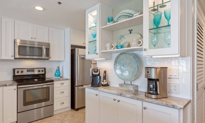 Destin Condo | Sterling Sands 210 Deluxe - Free Beach Service - FALL Discounts