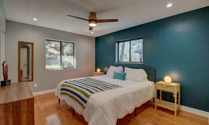 Prescott House | Stevie's Place: A Groovy Cabin Near Downtown Prescott