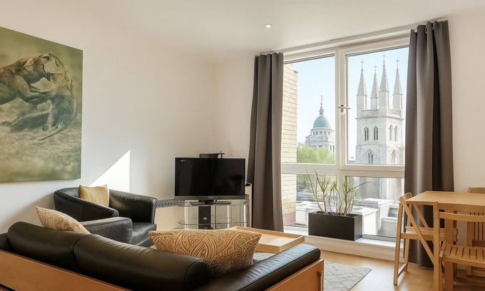 Clerkenwell Apartment | Still Life St. Paul's Executive
