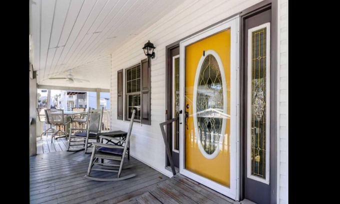 Myrtle Beach House | Stilt Home 3 bedroom 2.5 bath Sleeps 8 1443 Heated Square Feet