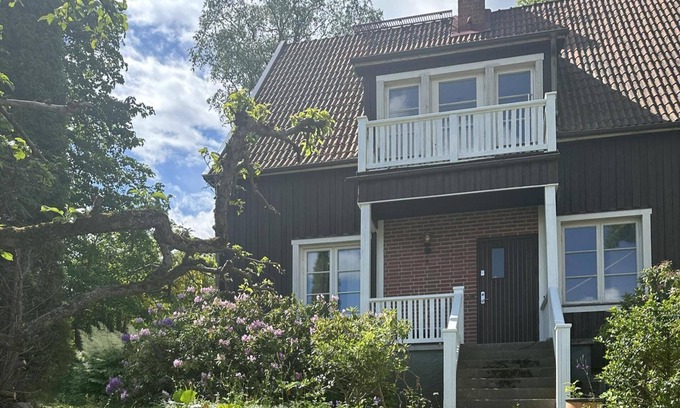 Spanga - Tensta House | Stockholm - 5-beds - Sleeps 12 - Garden