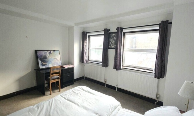 Larkhall Apartment | Stockwell Station Double Room