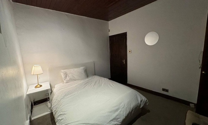 Larkhall Apartment | Stockwell Station Single Room