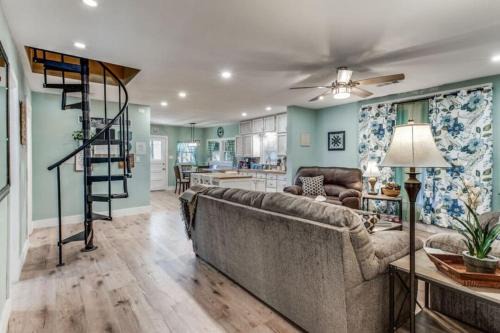 Fort Worth House | Stockyards! Less than 3 mins-Sleeps 8 -Gable House