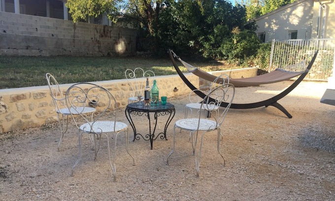 Vallon-Pont-d'Arc House | Stone bastide with garden in the center of the village and next to the river