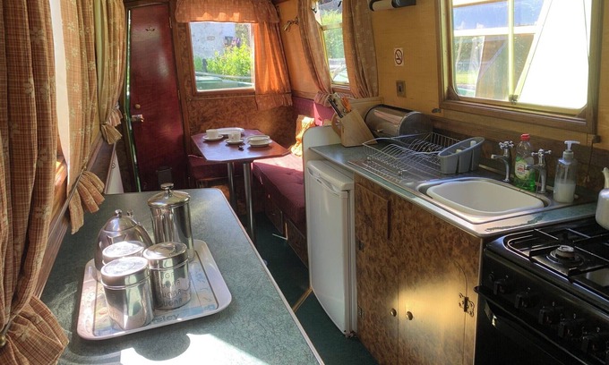 Stone Cabin | Stone - Boat - Sleeps 4 - Pet Friendly-85ws