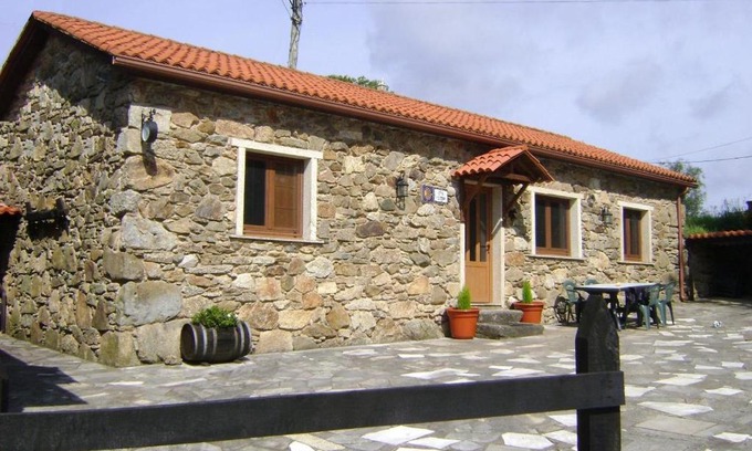 Curtis House | Stone Cottage FINISTERRE
