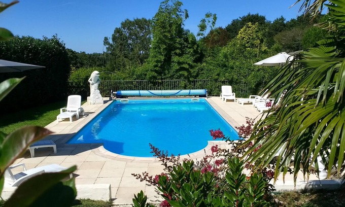 La Chaize-Giraud Cottage | Stone Cottage, 5 km from Brétignolles sur mer, heated swimming pool