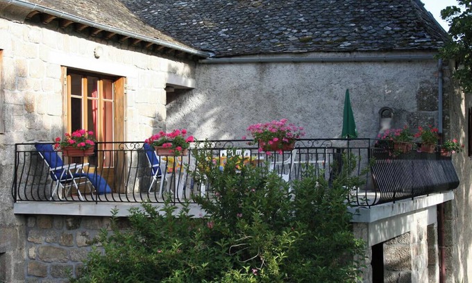Florentin-la-Capelle House | Stone house "la Terrasse" in peaceful hamlet between AUBRAC and VALLÉE DU LOT