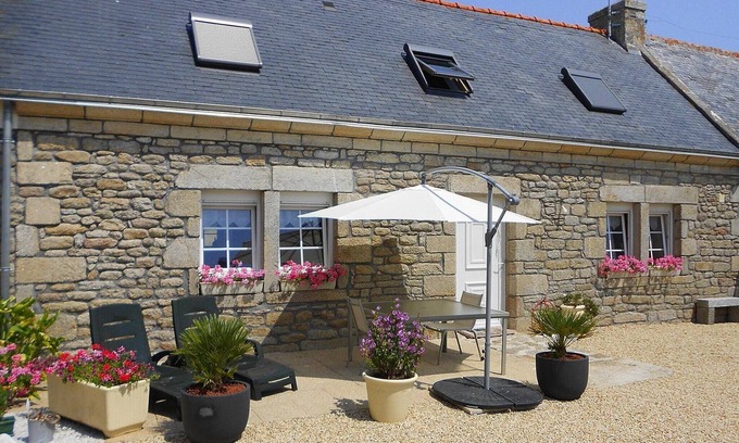 Plobannalec-Lesconil House | Stone House near Torche Beach