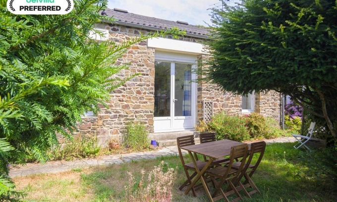 Etables-sur-Mer House | Stone House by Les Godelins Beach, Goëlo Coast
