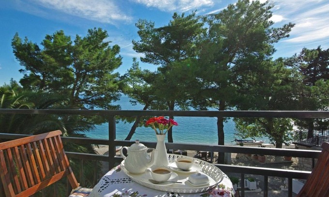 Podaca Apartment | Stone house Dalmatia in Podaca, apartment 3 (2nd floor) with 1 bedroom