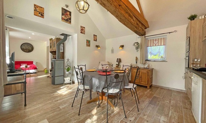 La Coulonche Cottage | Stone house, peaceful, near Bagnoles, pets allowed, garden