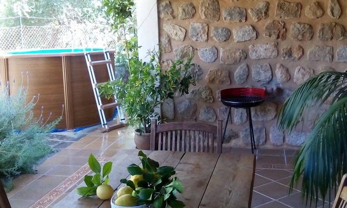 Soller Cottage | stone house with swimming pool, bathroom with jakuzzi and 5 minutes from downtown.