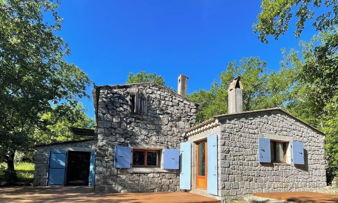 Chauzon House | Stone house with character, Chauzon nature park, overlooking the Ardèche river