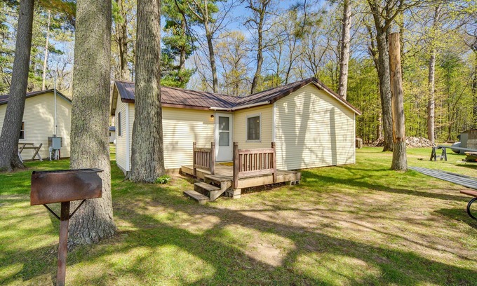 Stone Lake Cabin | Stone Lake Cabin w/Private Deck & Fire Pit!