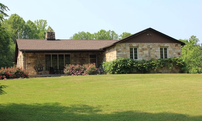 Fayetteville Cabin | Stone Lodge on 25 ac., 2 miles from New River Gorge National Park