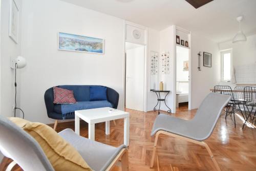 Old Town Apartment | Stone & Sea