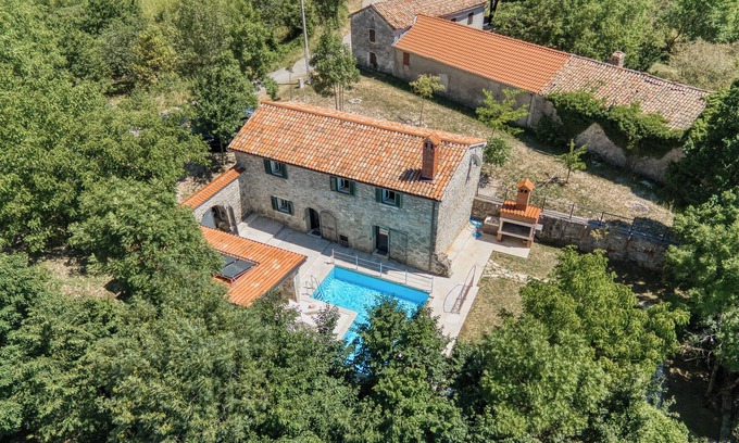 Lupoglav Villa | Stone Villa Galant with Pool, Brgudac, Croatia