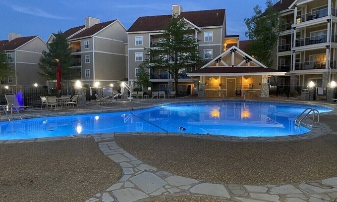Table Rock Condo | Stonebrook Hideaway ~ Remodeled 2 bed 2 bath Walk-in Condo