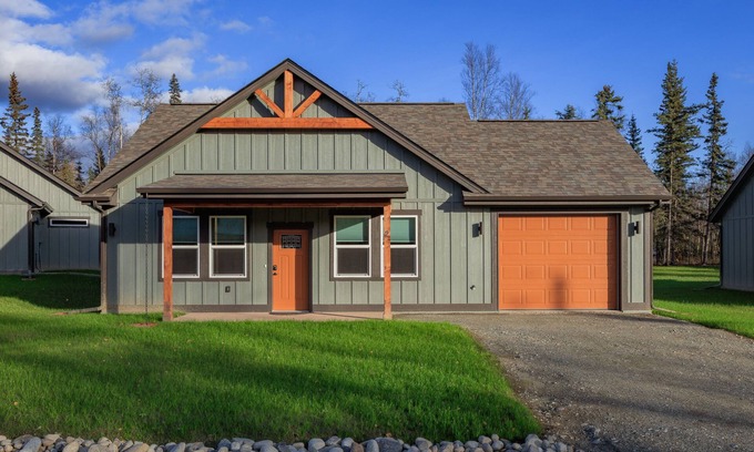 Wasilla Cottage | Stoneridge Place Cottage #3 - Vacation or Executive Retreat 2BR 2BA Garage!