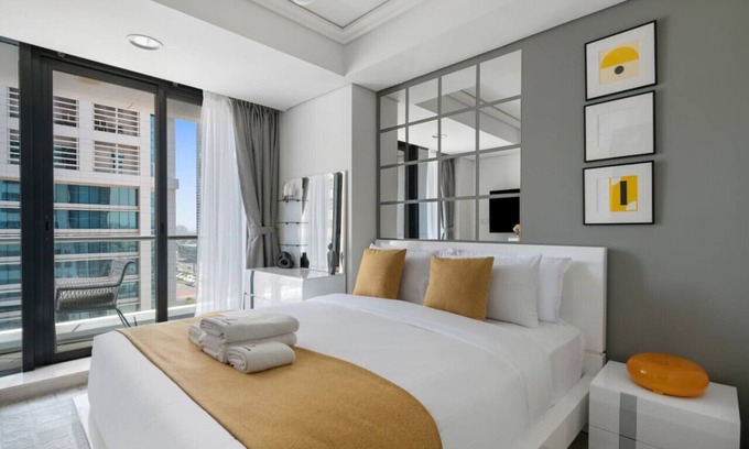 Jumeirah Lake Towers Apartment | StoneTree - GoldCrest Views 2 Studio - Family-friendly Community