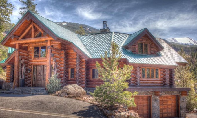 East Kootenay Cabin | Stonewater Lodge, Ski in/out- Private Hot Tub, Panorama Hot Spring Pool Access