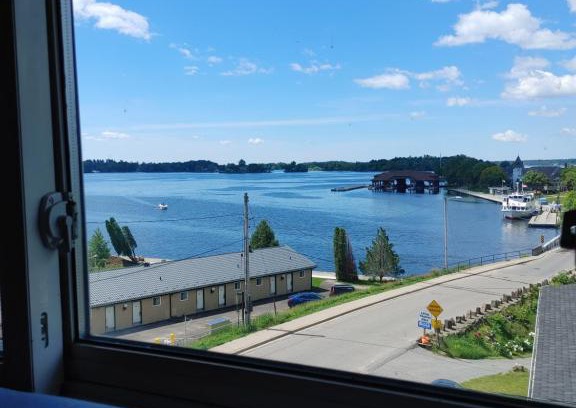 Gananoque Bed & Breakfast | Stonewater Manor B&B