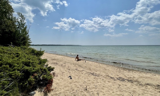Escanaba Cabin | Stonington Clearview Cottage: Bonfires, Beach Days & Starry Nights – Your Summer Retreat