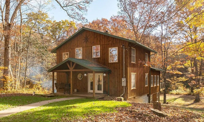 Farmington Cabin | Stony Creek | 5BR, 3.5BA, Hot Tub, Secluded Creekside Cabin