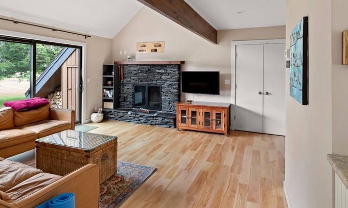 Stowe Area House | Stonybrook Townhouse within walking distance to Rec Path, Shops & Restaurants