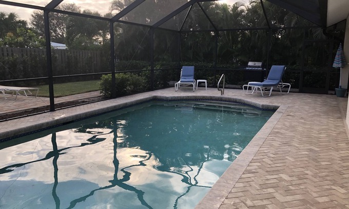 Bonita Springs House | Stop! Look at this Beautiful Pool Home Near Beaches